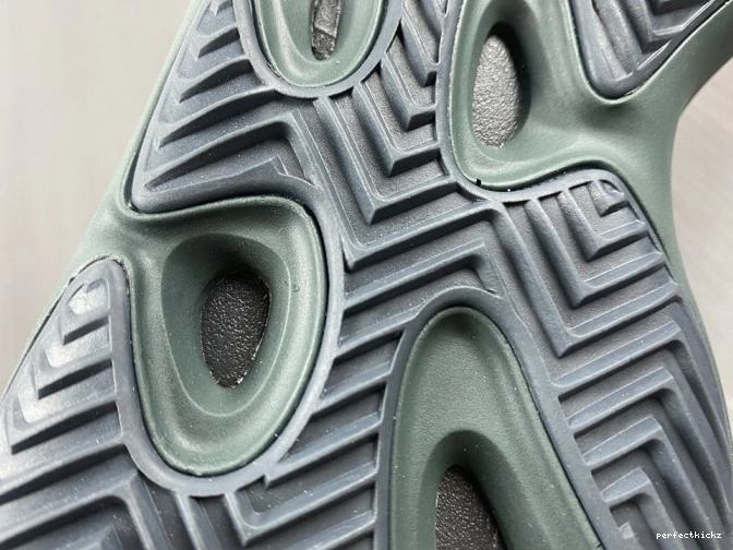 V3 Yeezy Adidas Boost Copfade GY4109 700 0801
